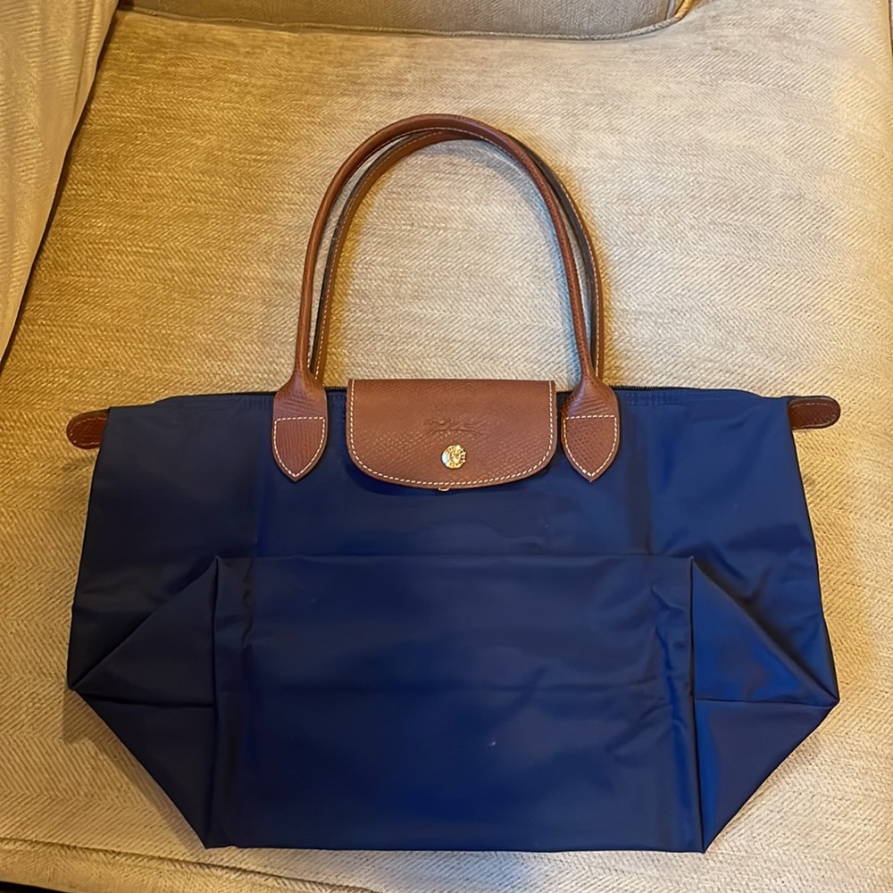 LONGCHAMP Navy Nylon Classic Le Pliage Shoulder Bag. Used once.